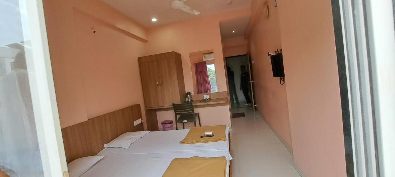 Hotel Aaditya Palace Bhusawal Luaran gambar